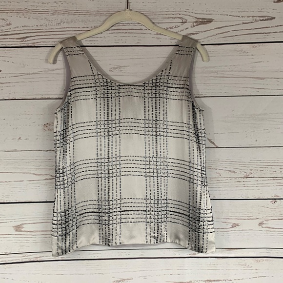 Dana Buchman Tops - 🔥Dana Buchman Petite Beaded Silk Size 2